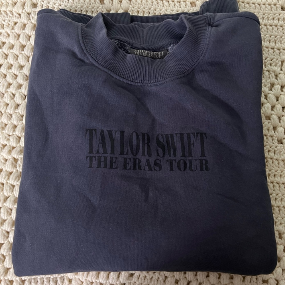 Taylor Swift Eras Tour Blue Crewneck Sweatshirt Official Merch Size Medium New - Picture 5 of 6